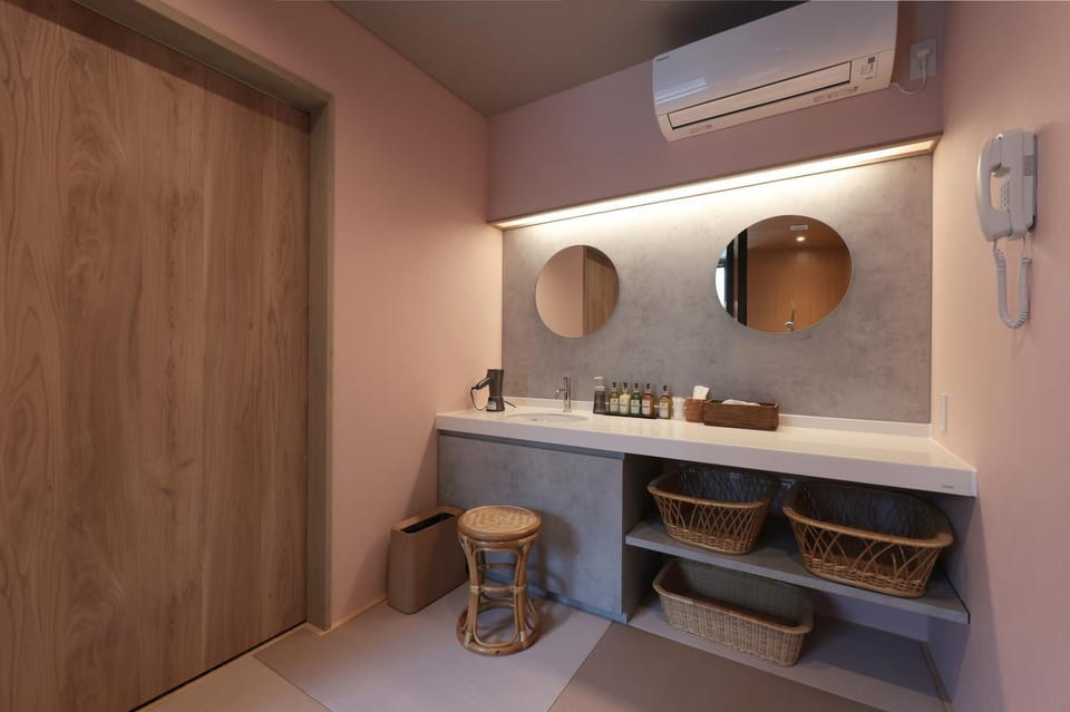 Hot Spring Bath, Area and facilities, heating