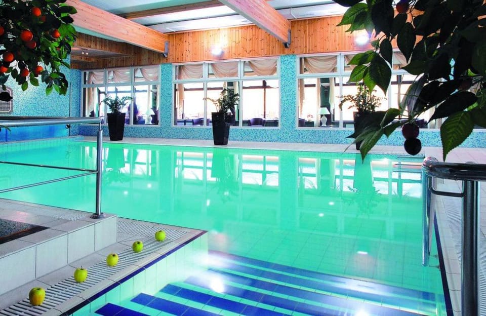 Swimming pool, Swimming pool