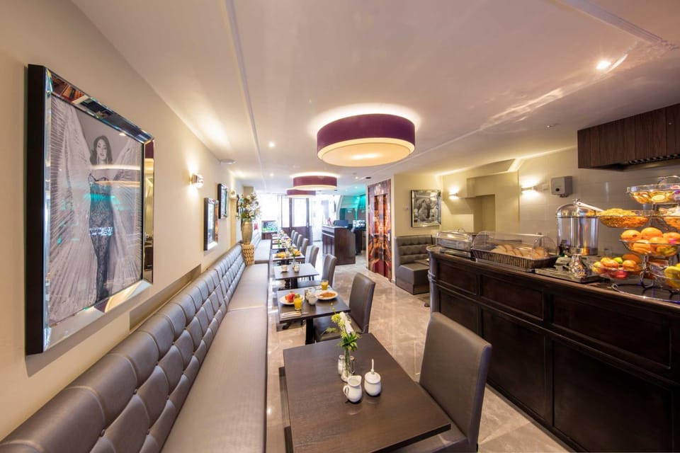 Restaurant/places to eat, Buffet breakfast
