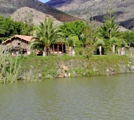 Nearby landmark, Off site, Neighbourhood, Natural landscape