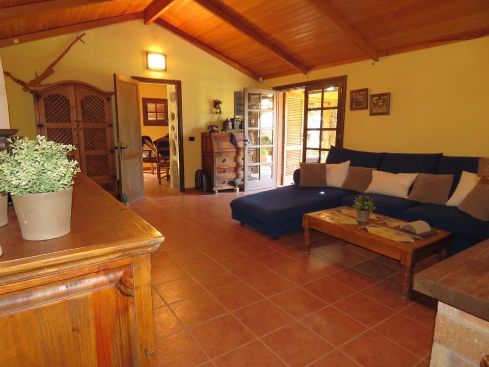 Communal lounge/ TV room, Living room, Lounge or bar