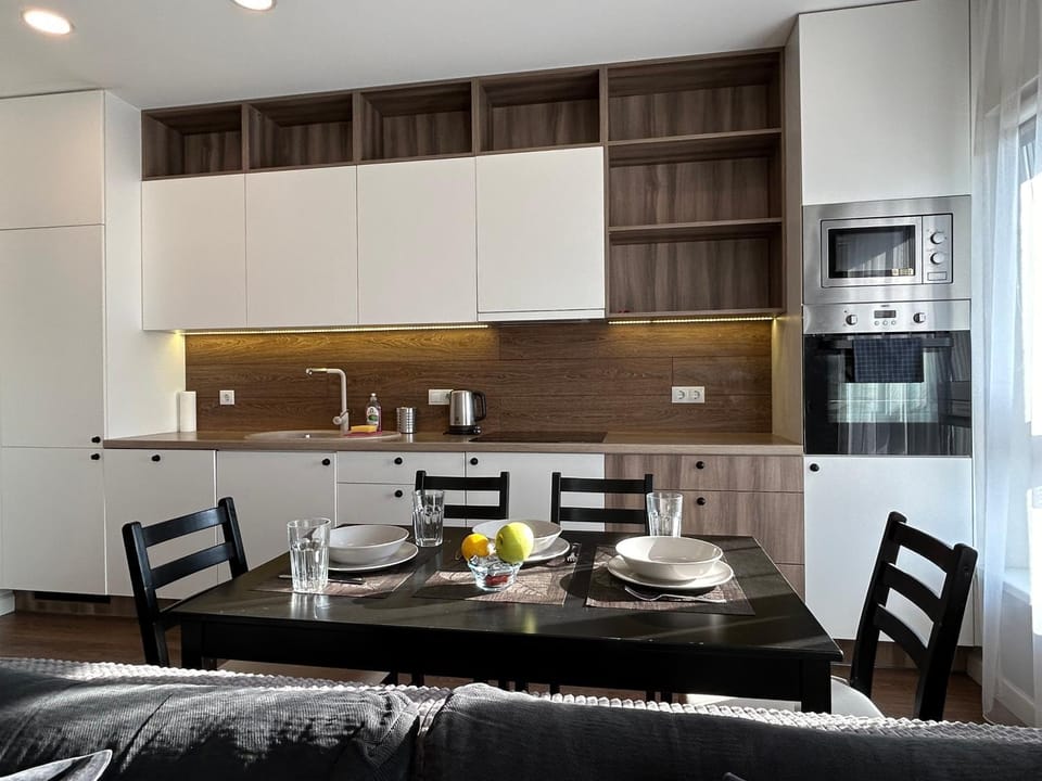 Kitchen or kitchenette, Dining area, dishwasher