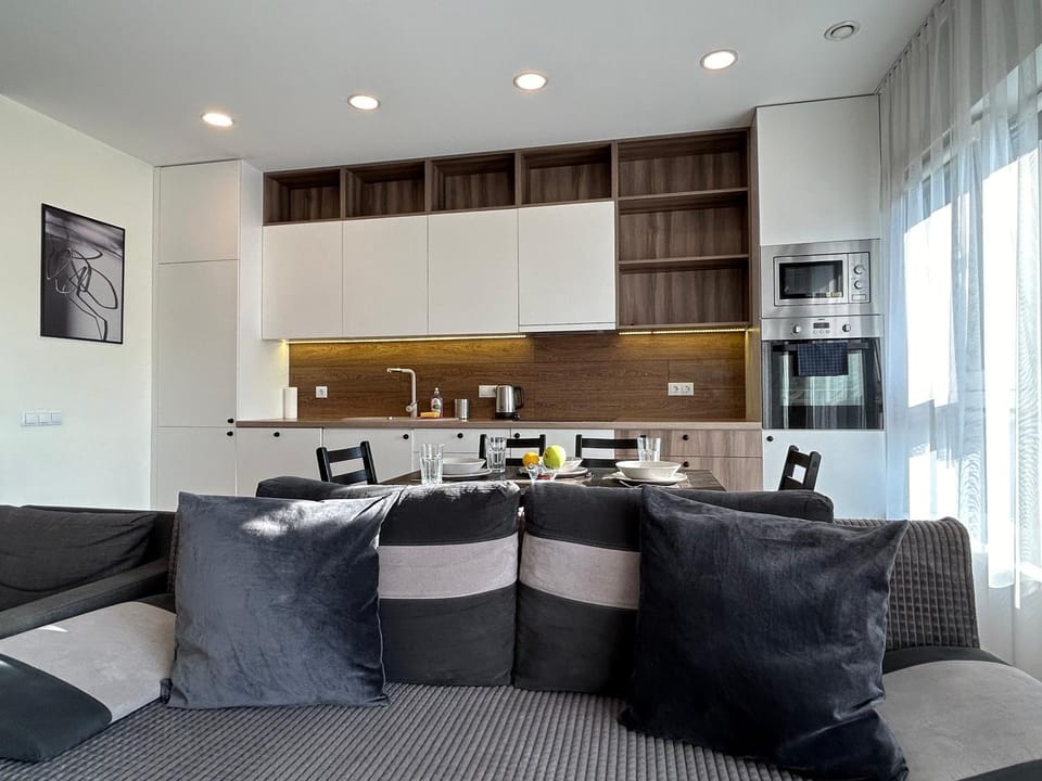 Kitchen or kitchenette, Living room