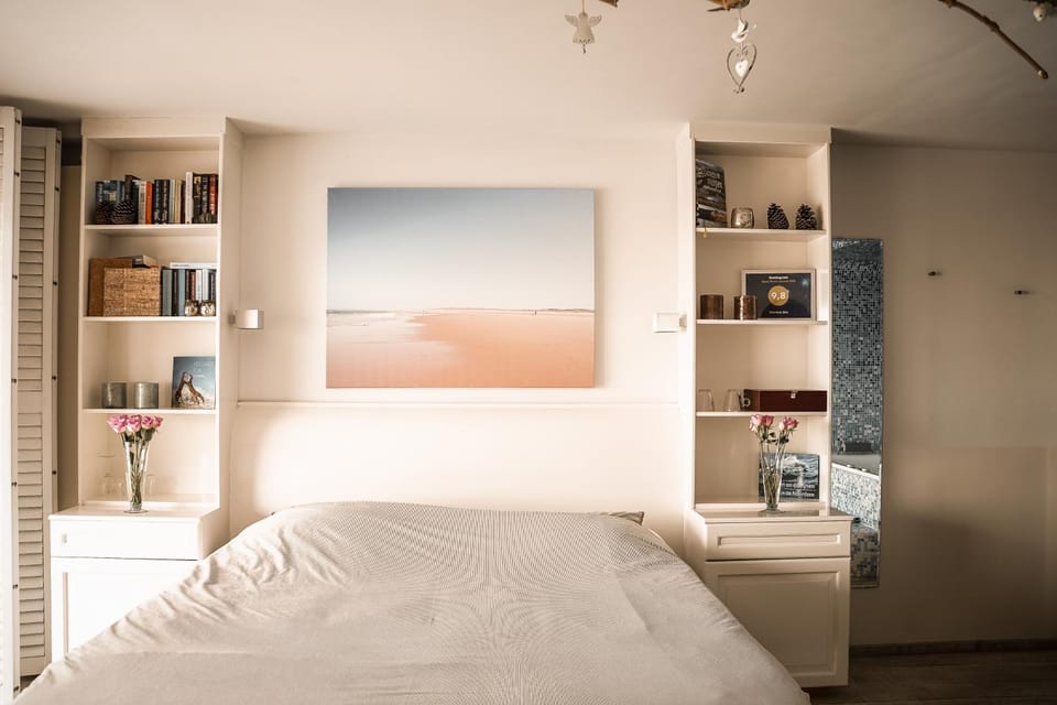 Bed, Photo of the whole room