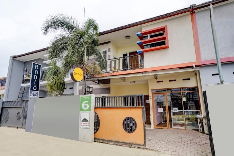 Property building, Facade/entrance, Property logo or sign