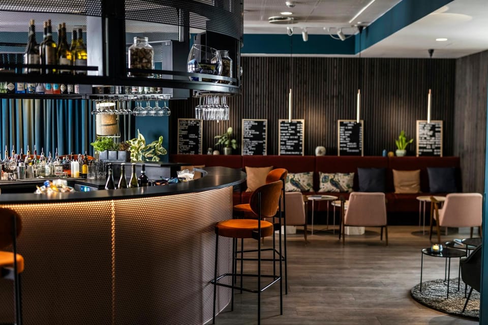 Lounge or bar