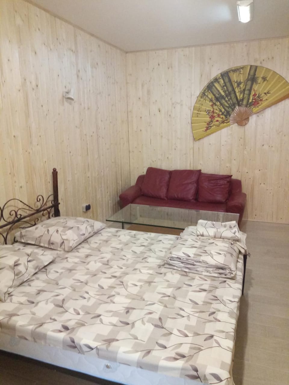 Bed, Photo of the whole room, Seating area, Bedroom