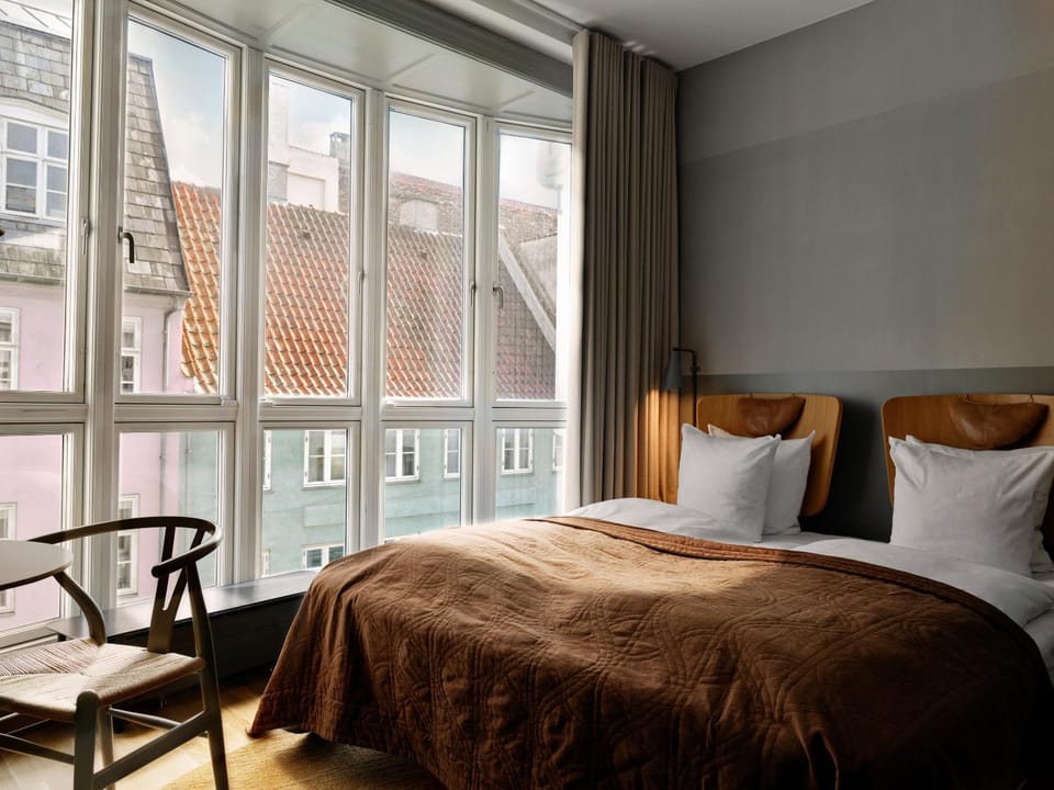 Bed, Bedroom, City view