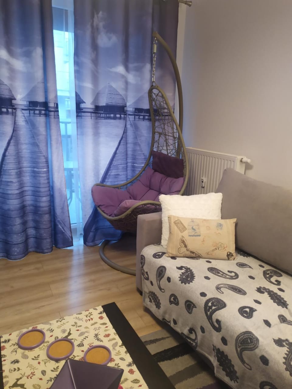Bed, Living room, Photo of the whole room, Seating area