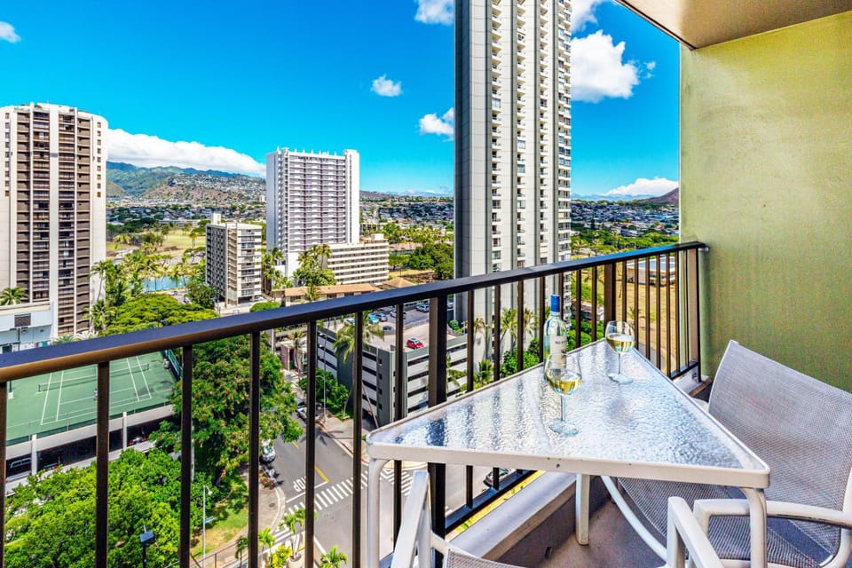 Balcony/Terrace, Balcony/Terrace, City view, Mountain view