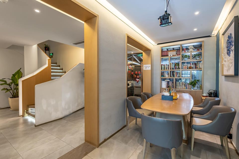 Communal lounge/ TV room, Living room
