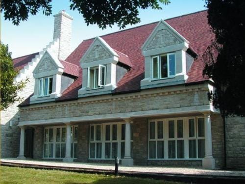 Property building, Day