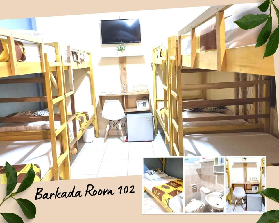 Bedroom, bunk bed