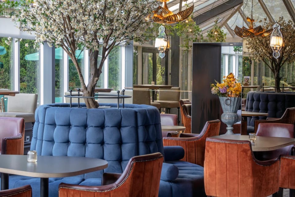 Lounge or bar