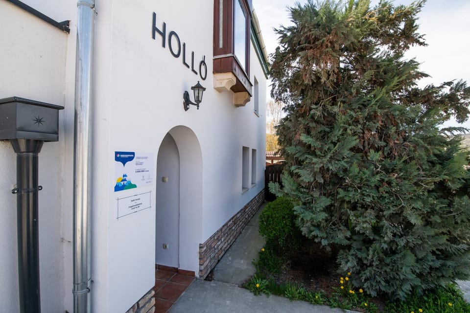 Holló Vendégház Bed and Breakfast in Slovakia