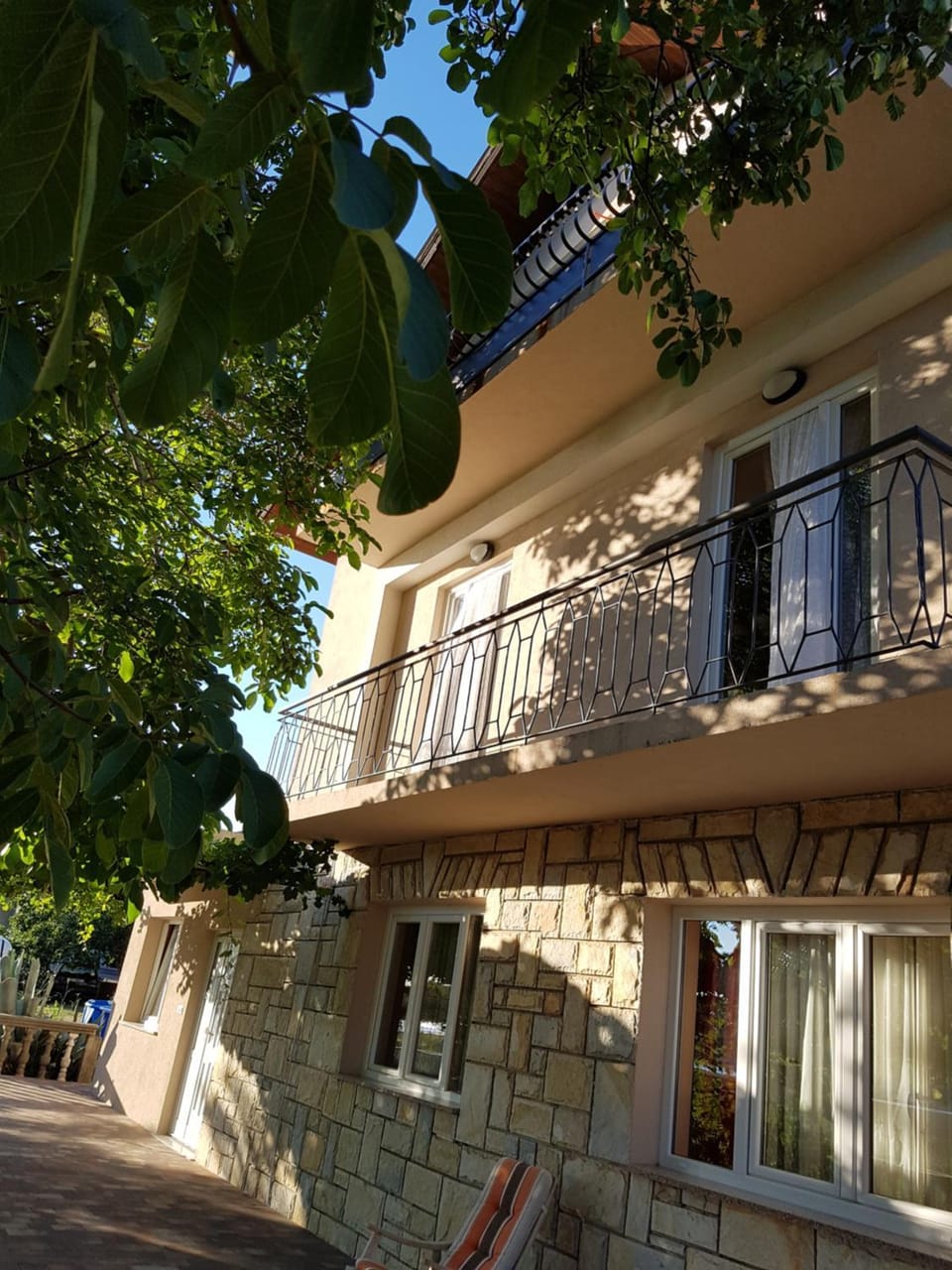 Facade/entrance