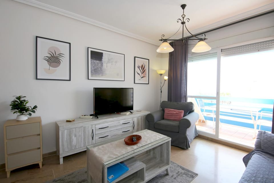 Communal lounge/ TV room, TV and multimedia, Living room, Seating area
