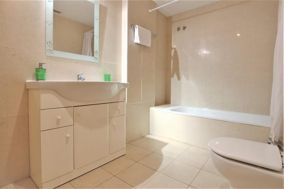 Bathroom, Bath