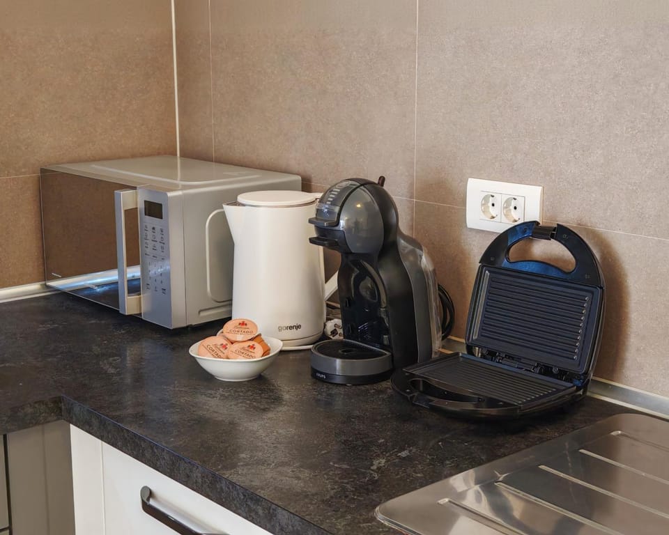 Coffee/tea facilities, Kitchen or kitchenette, toaster