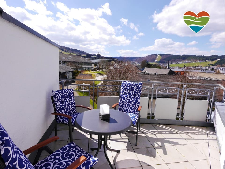 View (from property/room), Balcony/Terrace, City view, Mountain view