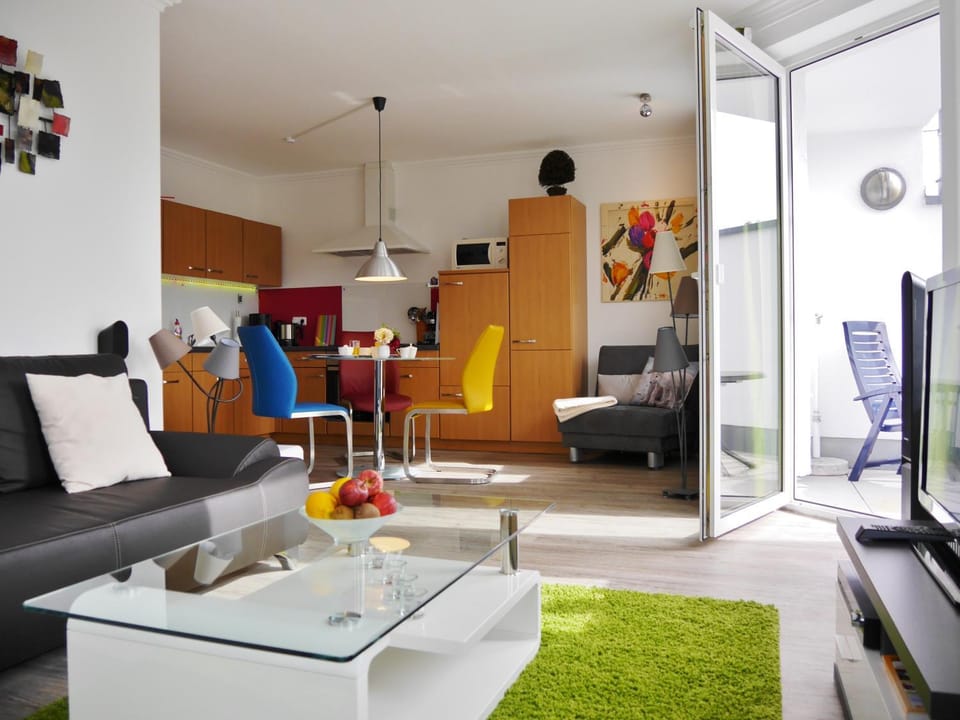 Balcony/Terrace, Kitchen or kitchenette, Living room, Dining area