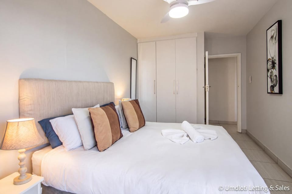 Bed, Photo of the whole room, Bedroom, towels, wardrobe