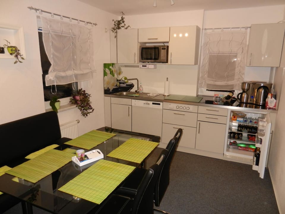 Coffee/tea facilities, Kitchen or kitchenette