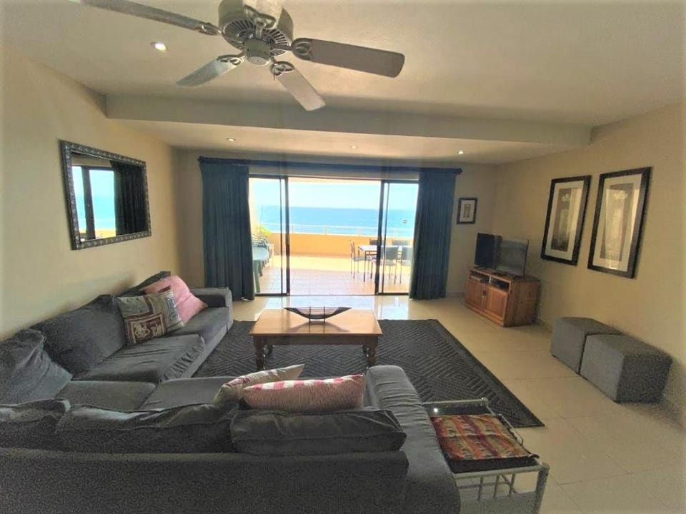 Living room, Sea view
