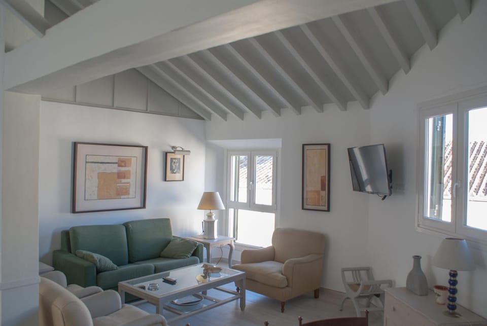 Communal lounge/ TV room, Living room