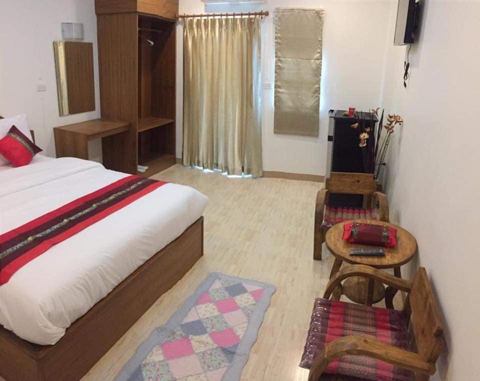 Maesot Siri Hotel in Thailand