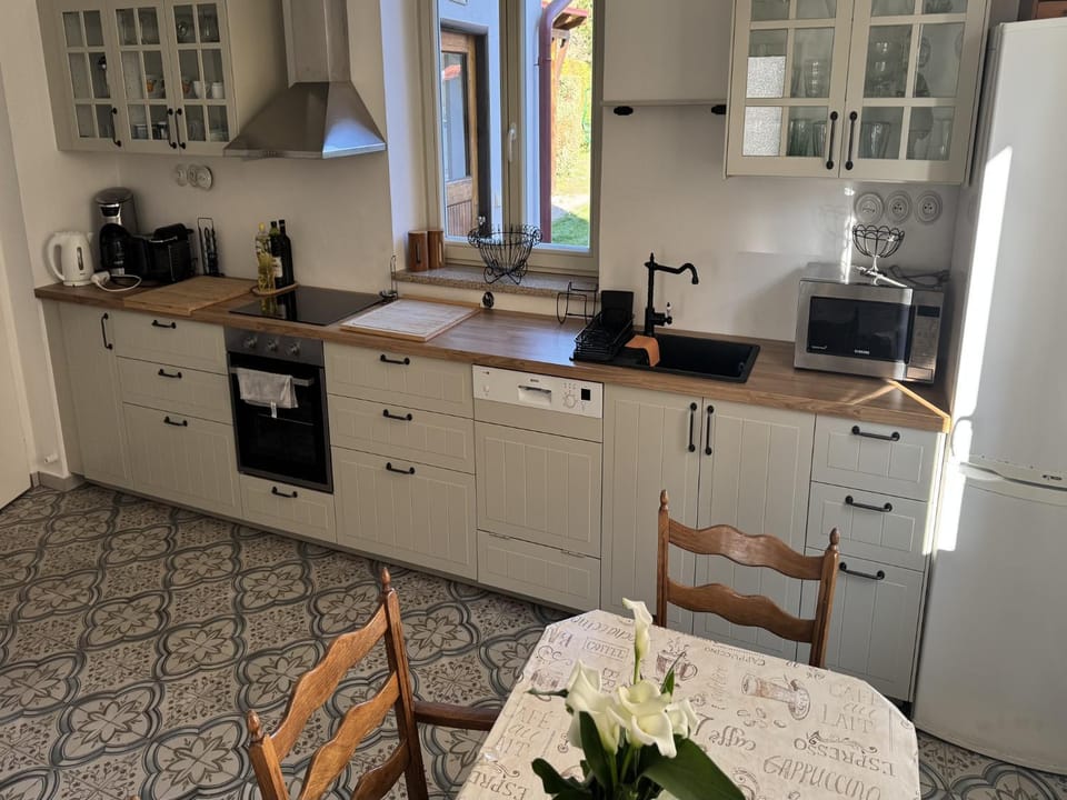 Kitchen or kitchenette, kitchen