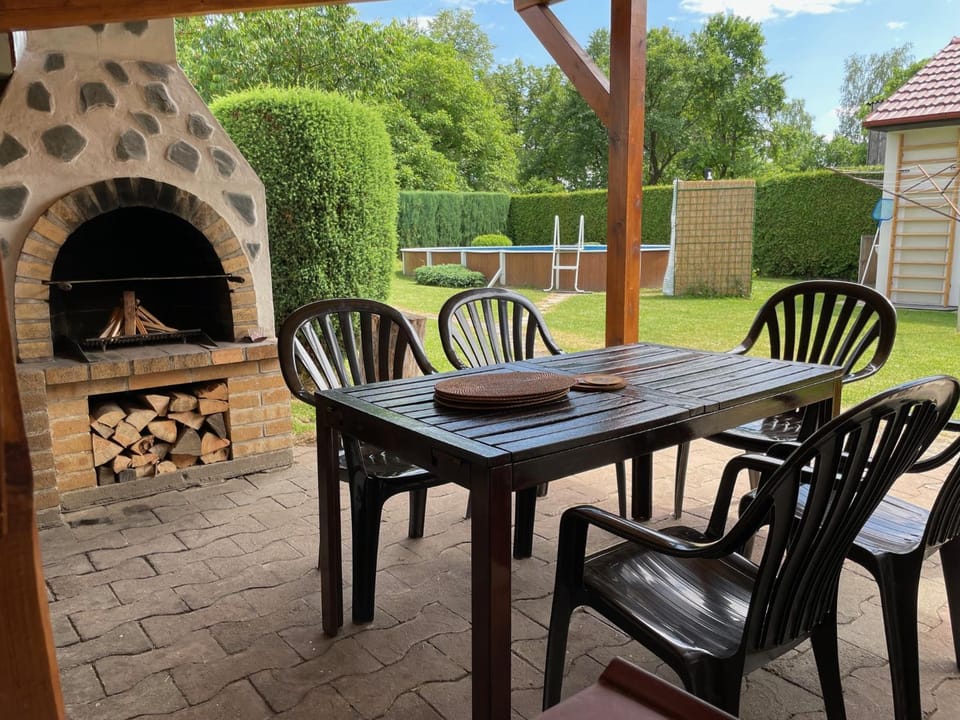 Patio, BBQ facilities