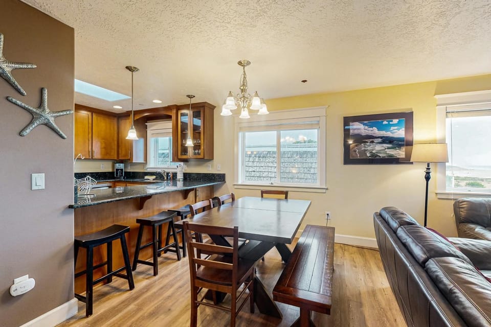 Salt Water Beach House House in Rockaway Beach