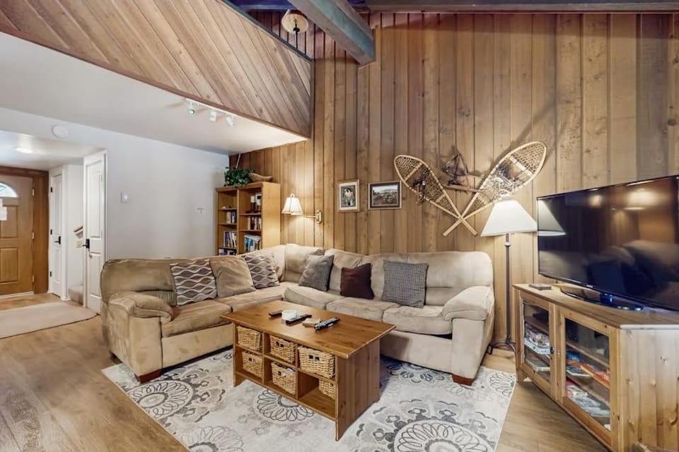 Sunshine Sanctuary Apartment in Mammoth Lakes