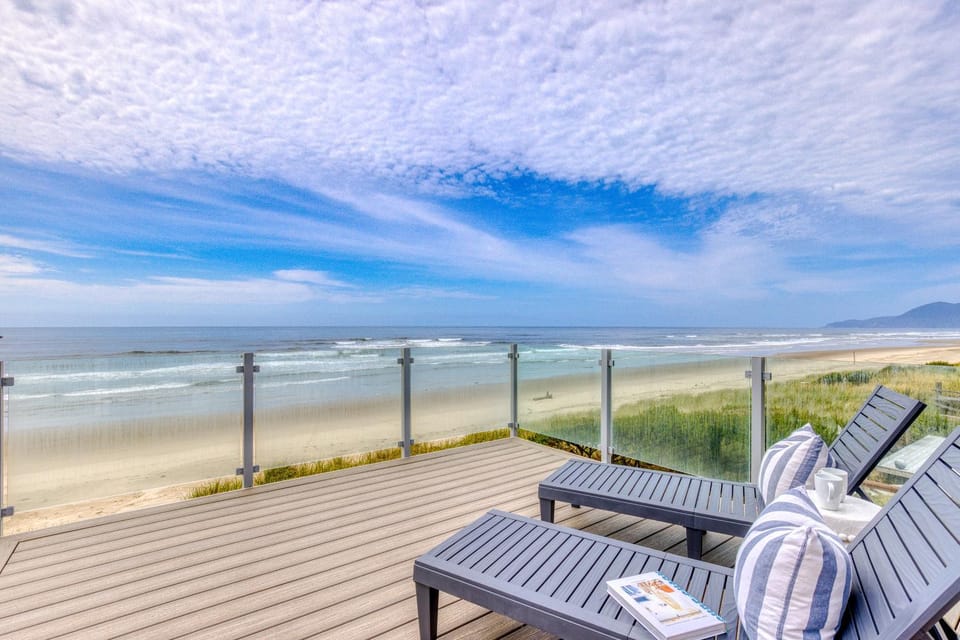 Salty Shore House in Rockaway Beach