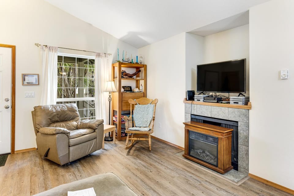 Cedar Creek Retreat House in Rockaway Beach