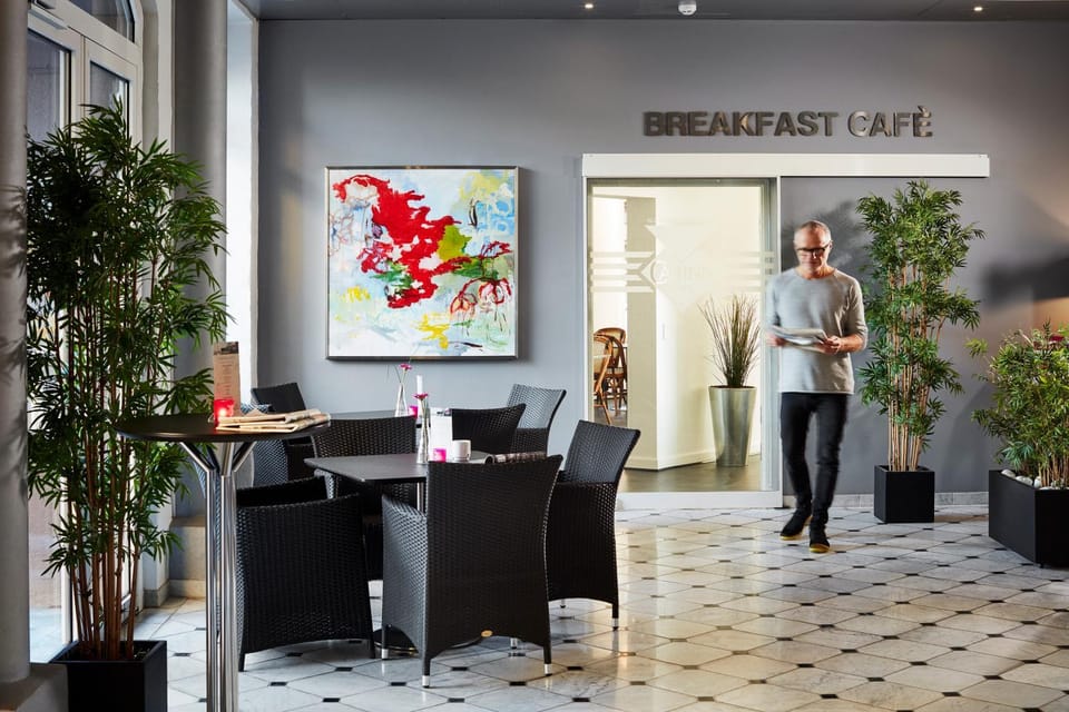 Lobby or reception, Seating area, internet