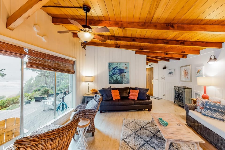 Alicia's Beach House House in Newport