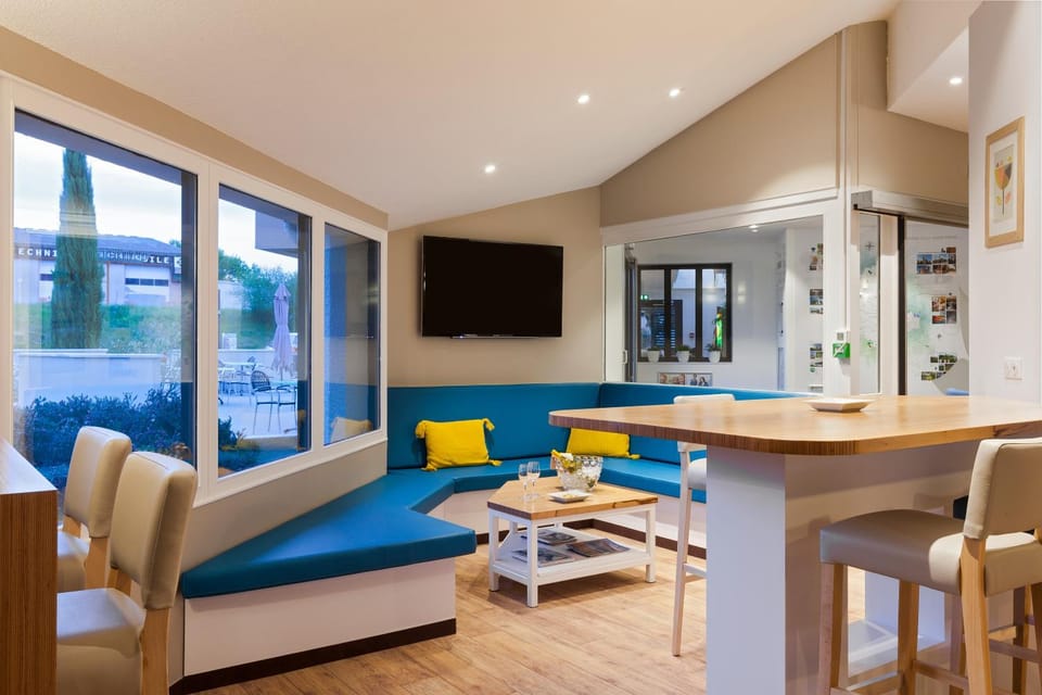 Lounge or bar, Seating area