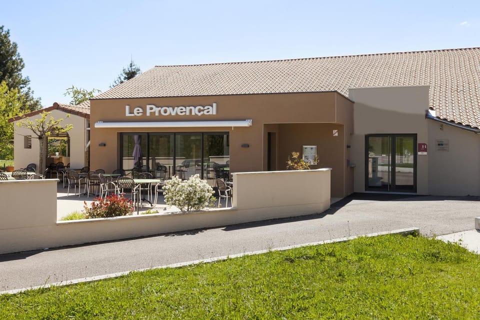 Property building, Facade/entrance, Property logo or sign