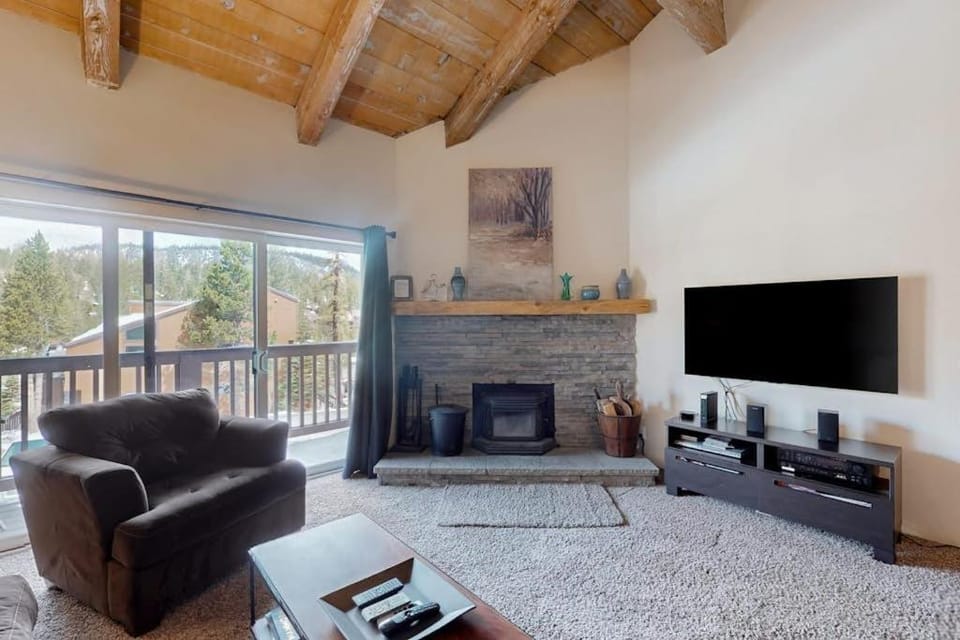 Courchevel 48 Apartment in Mammoth Lakes