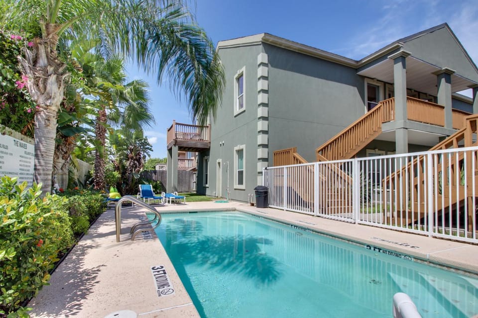 The Waves - Sea Turtle Haven -#4 Apartment in South Padre Island