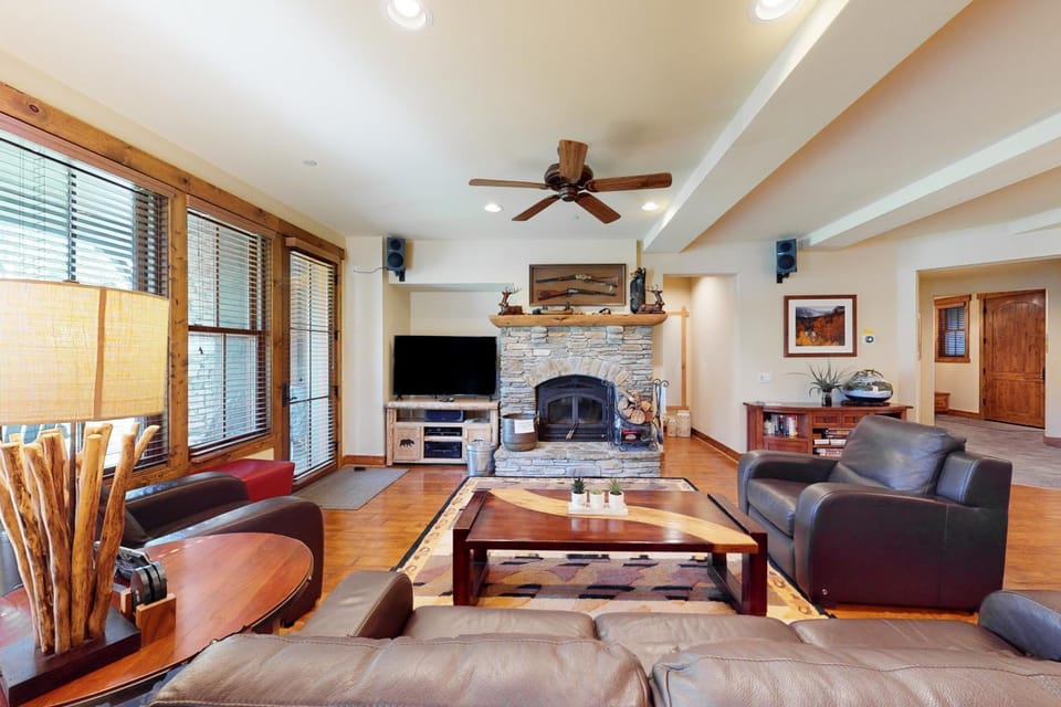 The Lodges 1145 Apartment in Mammoth Lakes