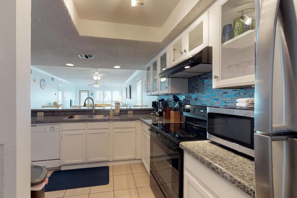 Beachview Condominiums: #204 Apartment in South Padre Island
