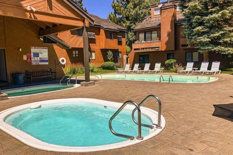 Snowflower 54 Apartment in Mammoth Lakes