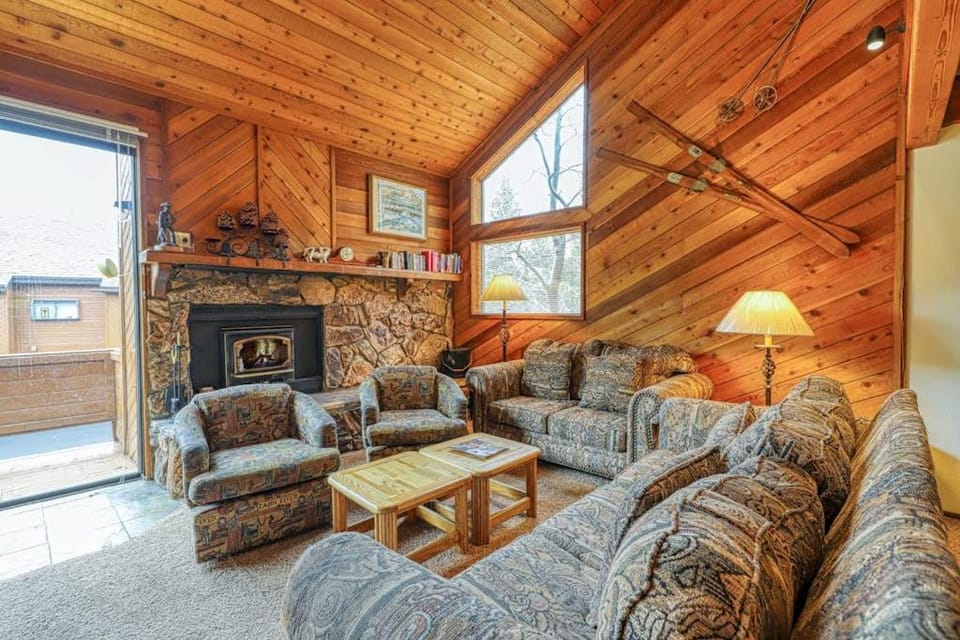Snowflower 54 Apartment in Mammoth Lakes