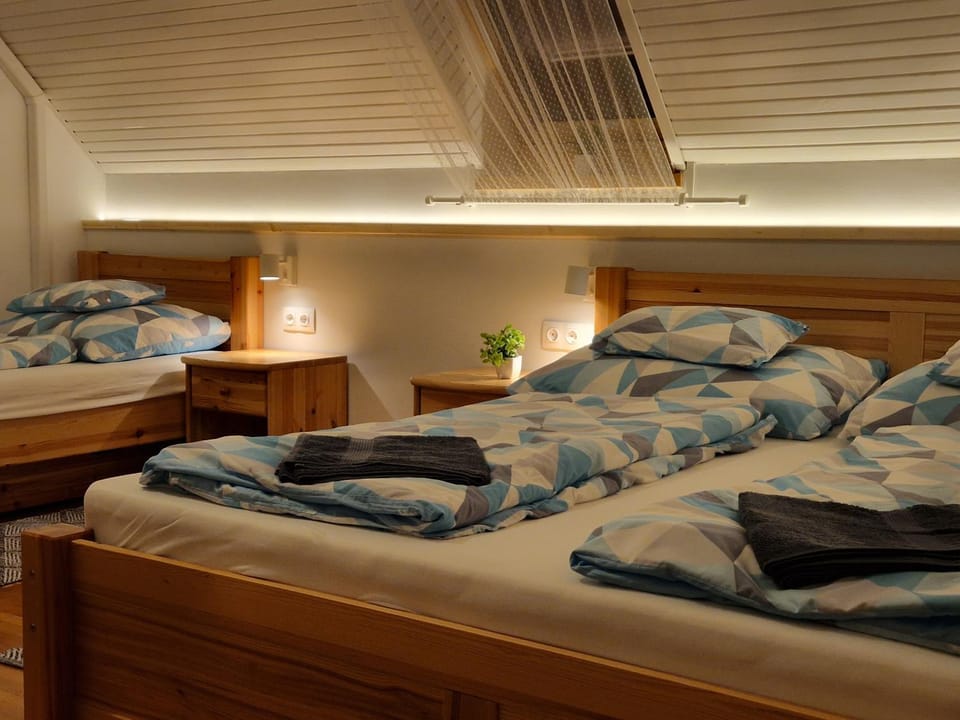 Bed, Night, Bedroom