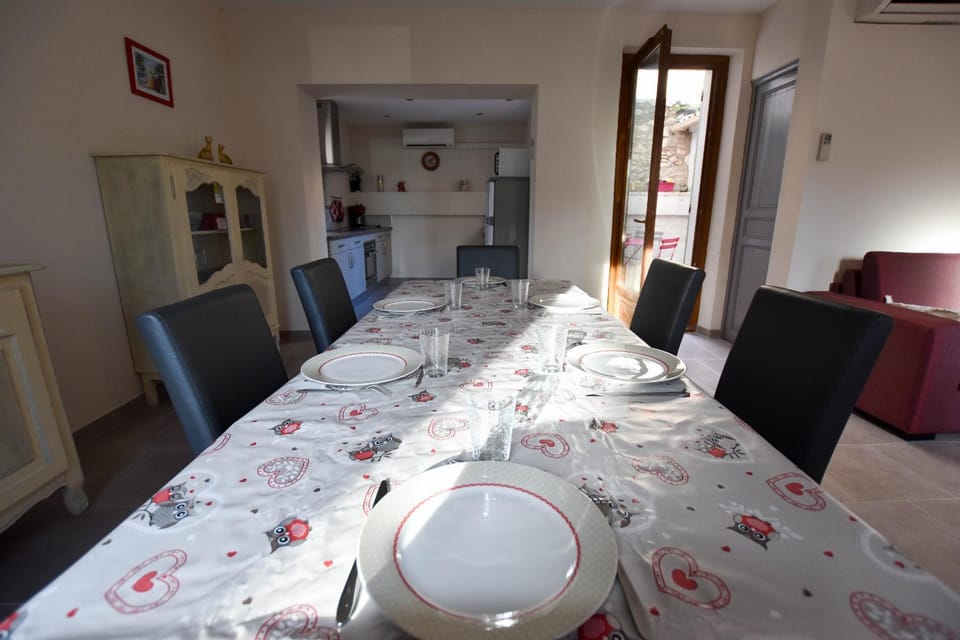 Coulège - Clim - Cour House in Arles