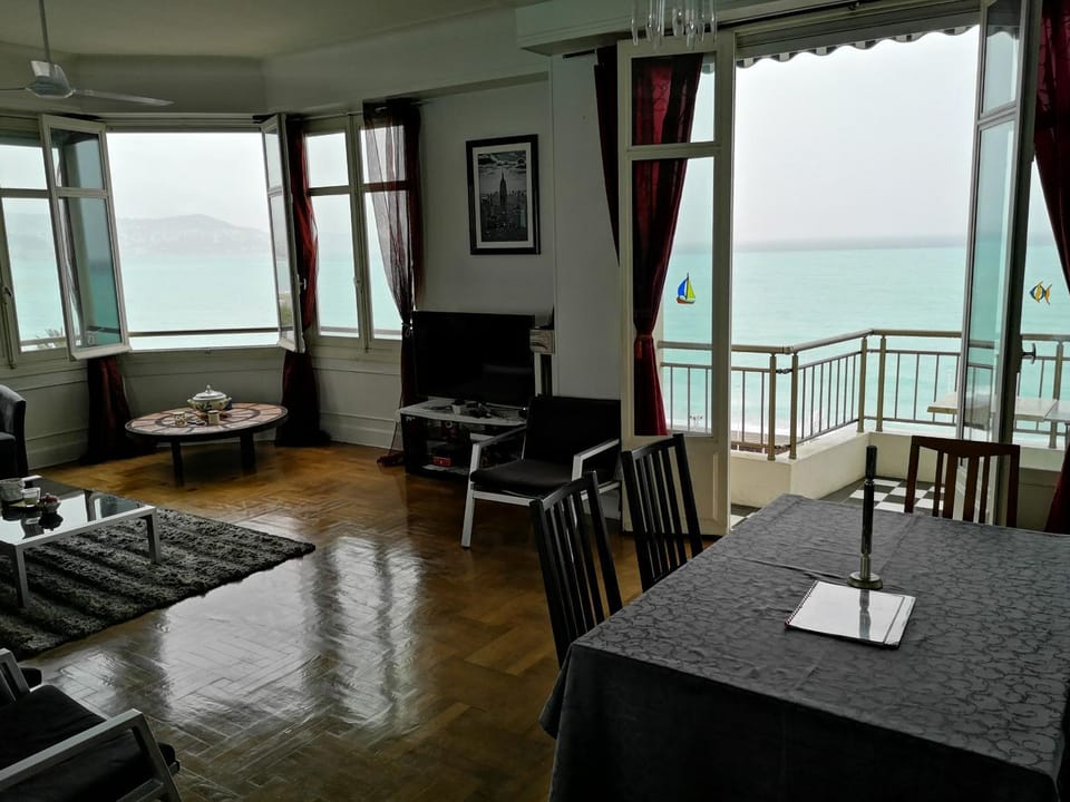 Living room, Sea view
