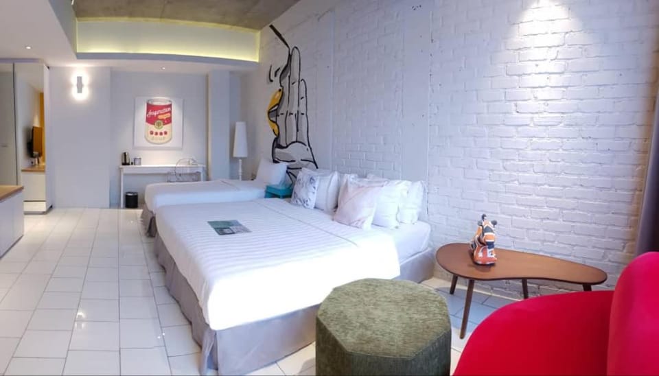 Bed, Photo of the whole room, Bedroom
